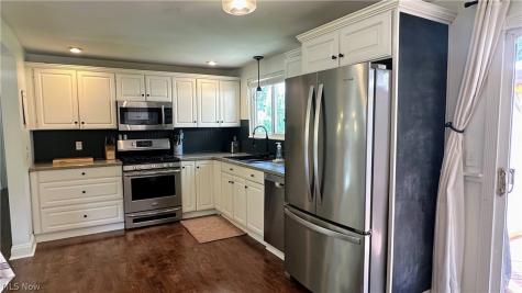 6280 Stafford Drive North Olmsted OH 44070