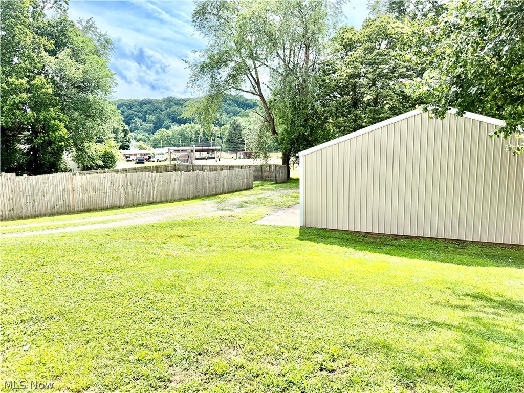 402 Cross Street Newcomerstown OH 43832