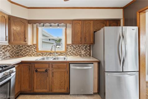 741 Cherry Street Malvern OH 44644
