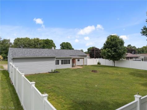 741 Cherry Street Malvern OH 44644