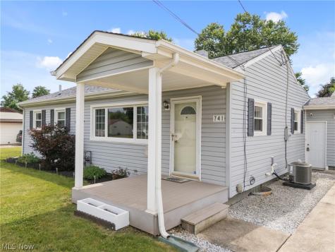 741 Cherry Street Malvern OH 44644