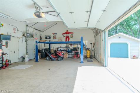 6433 Oberlin Road Amherst OH 44001