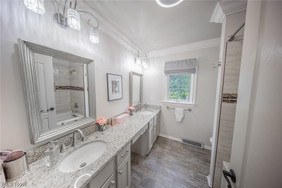 74 Oak Tree Canfield OH 44406