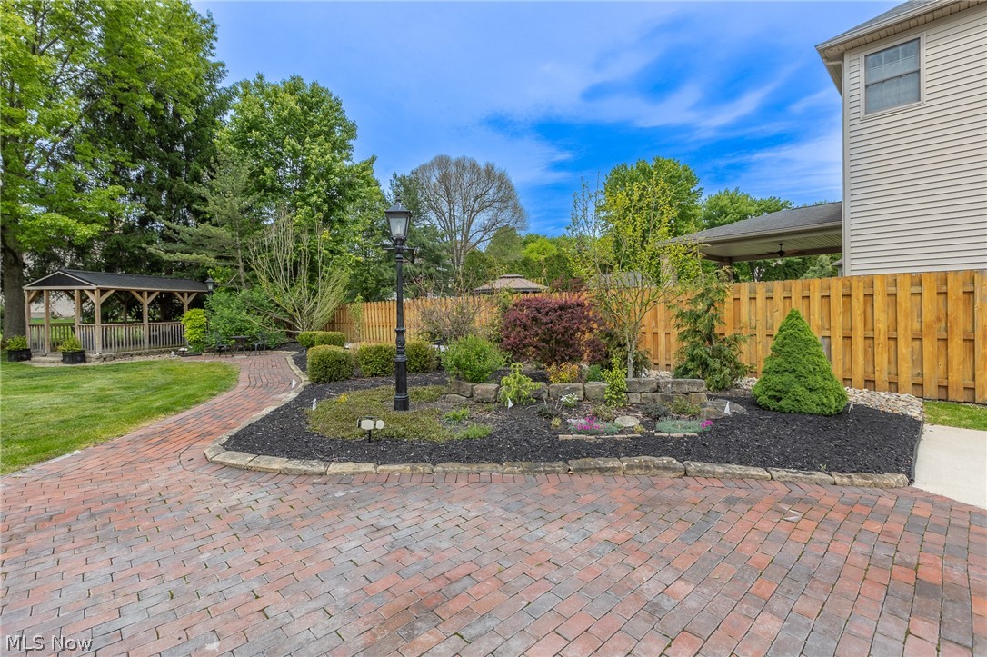 74 Oak Tree Canfield OH 44406