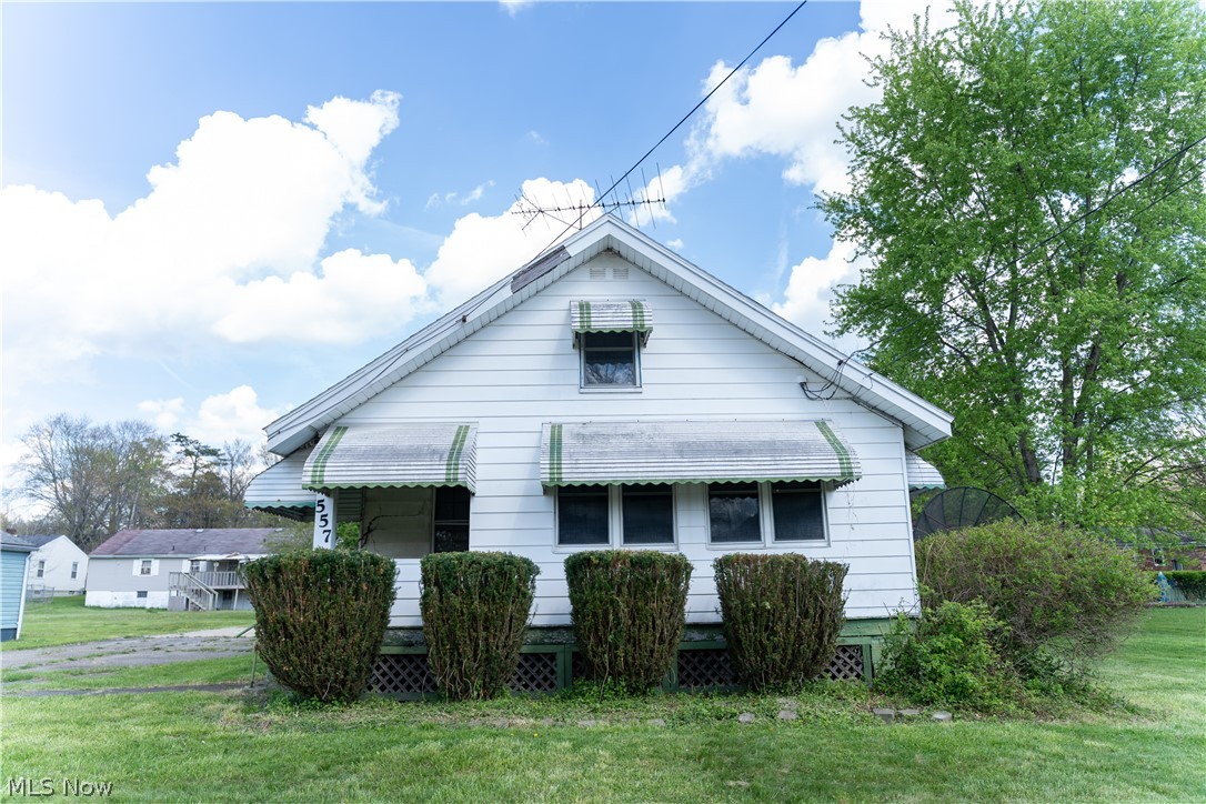 557 Sunshine Avenue Youngstown OH 44505