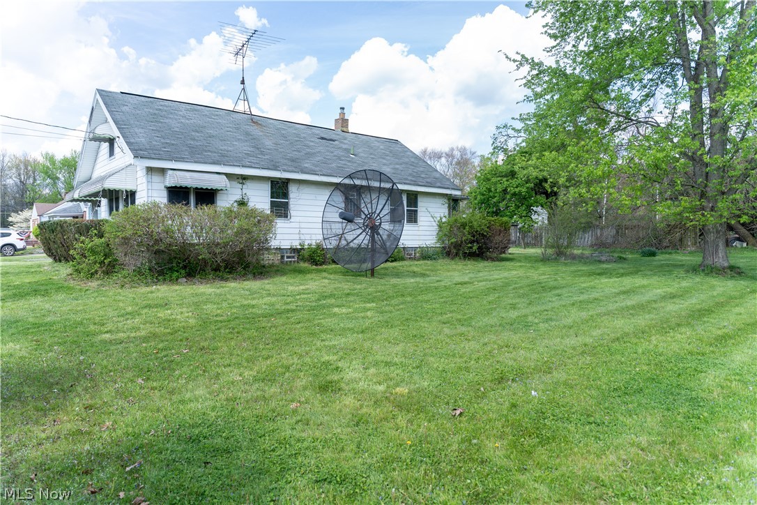 557 Sunshine Avenue Youngstown OH 44505