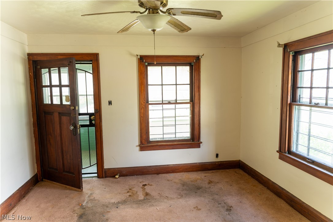557 Sunshine Avenue Youngstown OH 44505