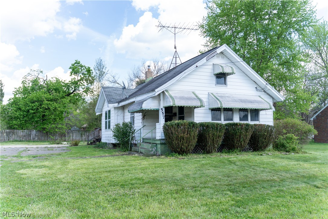 557 Sunshine Avenue Youngstown OH 44505