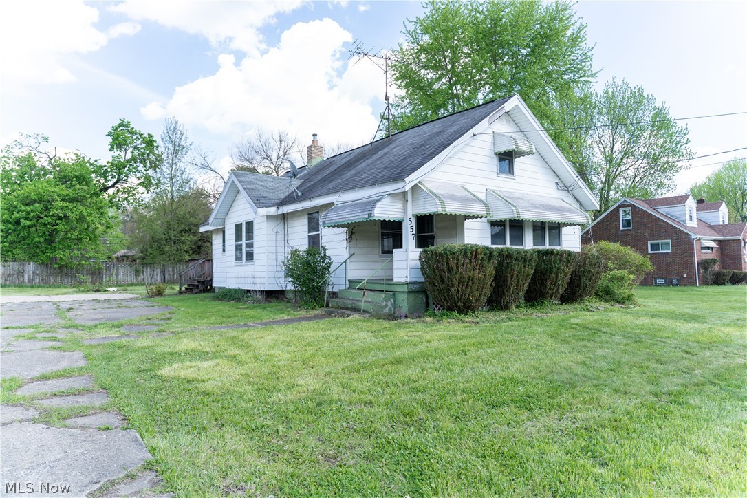 557 Sunshine Avenue Youngstown OH 44505