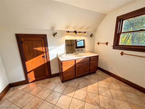 2368 Congo Street Akron OH 44305