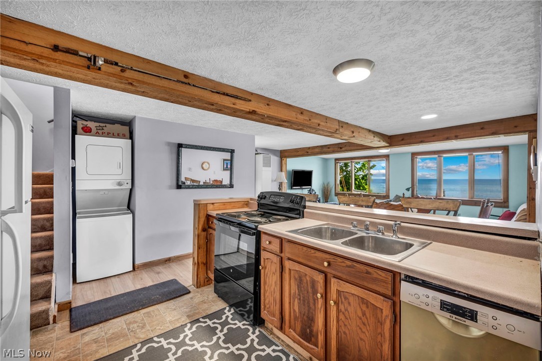 15 Lake Hurst Drive Ashtabula OH 44004
