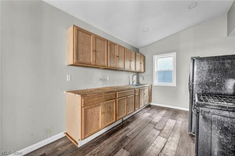 6900 Lawn Avenue Cleveland OH 44102