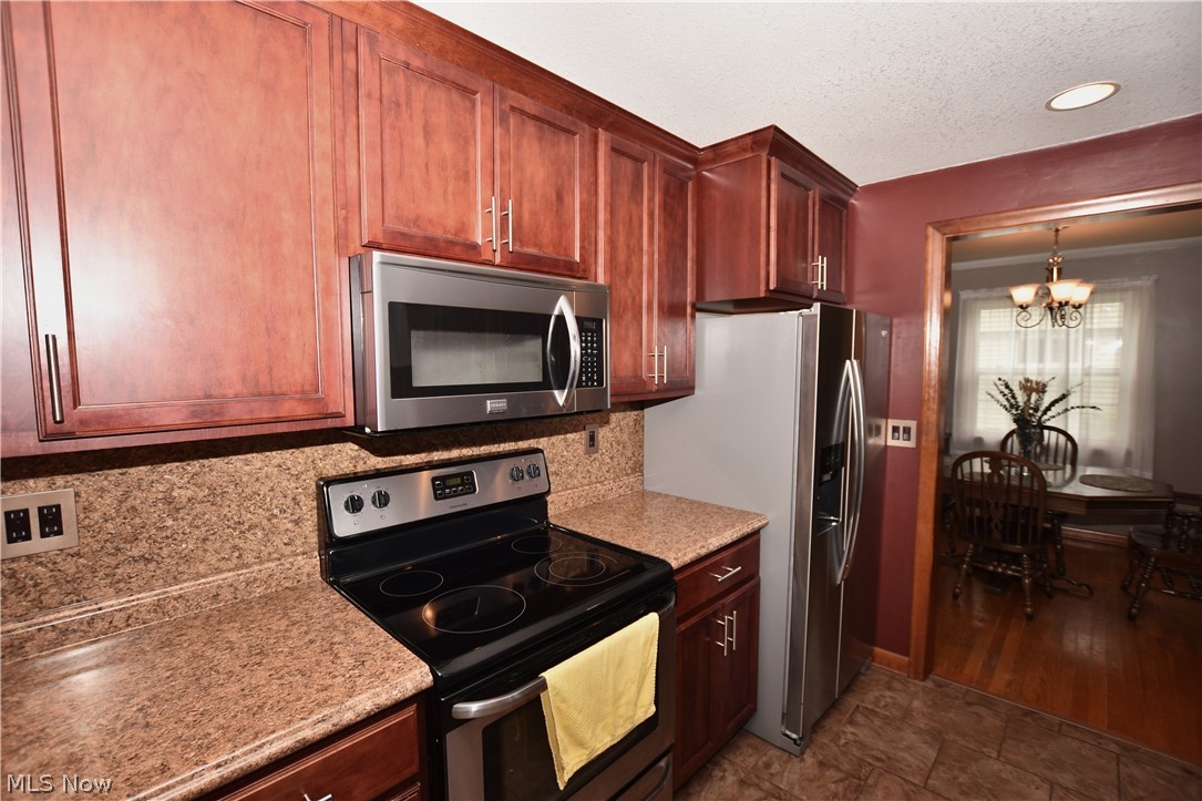 825 4th Street SW New Philadelphia OH 44663