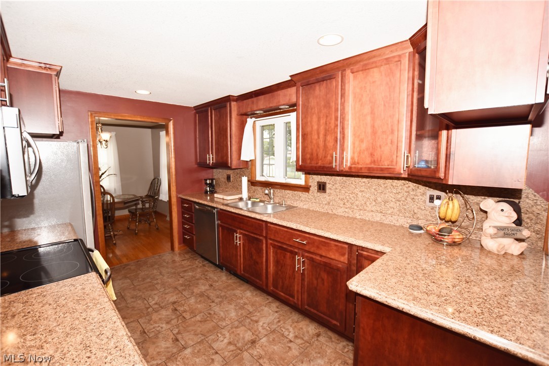 825 4th Street SW New Philadelphia OH 44663