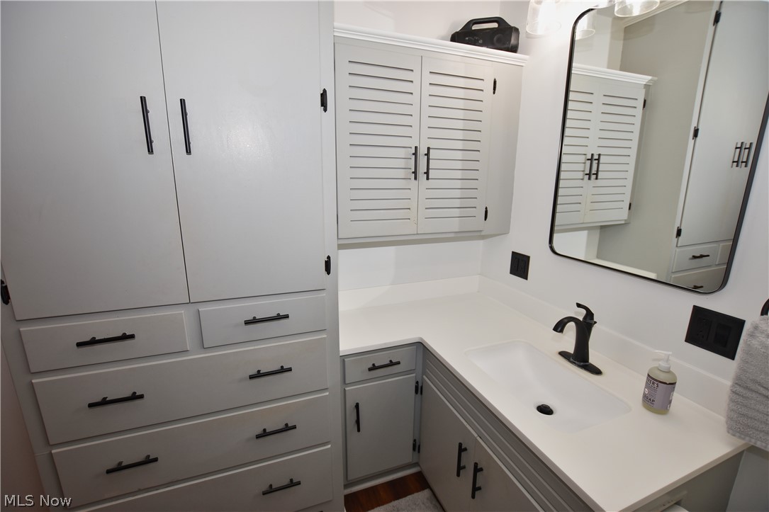 825 4th Street SW New Philadelphia OH 44663