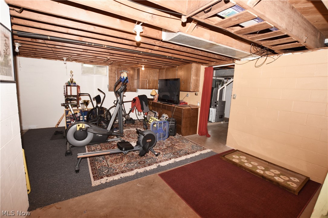 825 4th Street SW New Philadelphia OH 44663