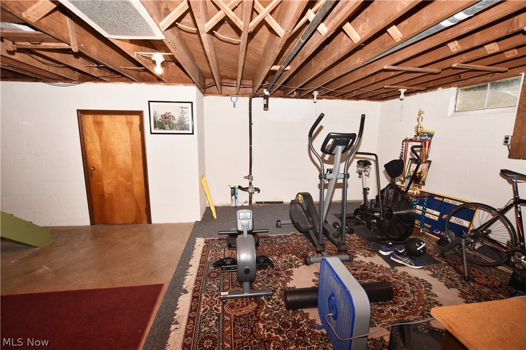 825 4th Street SW New Philadelphia OH 44663