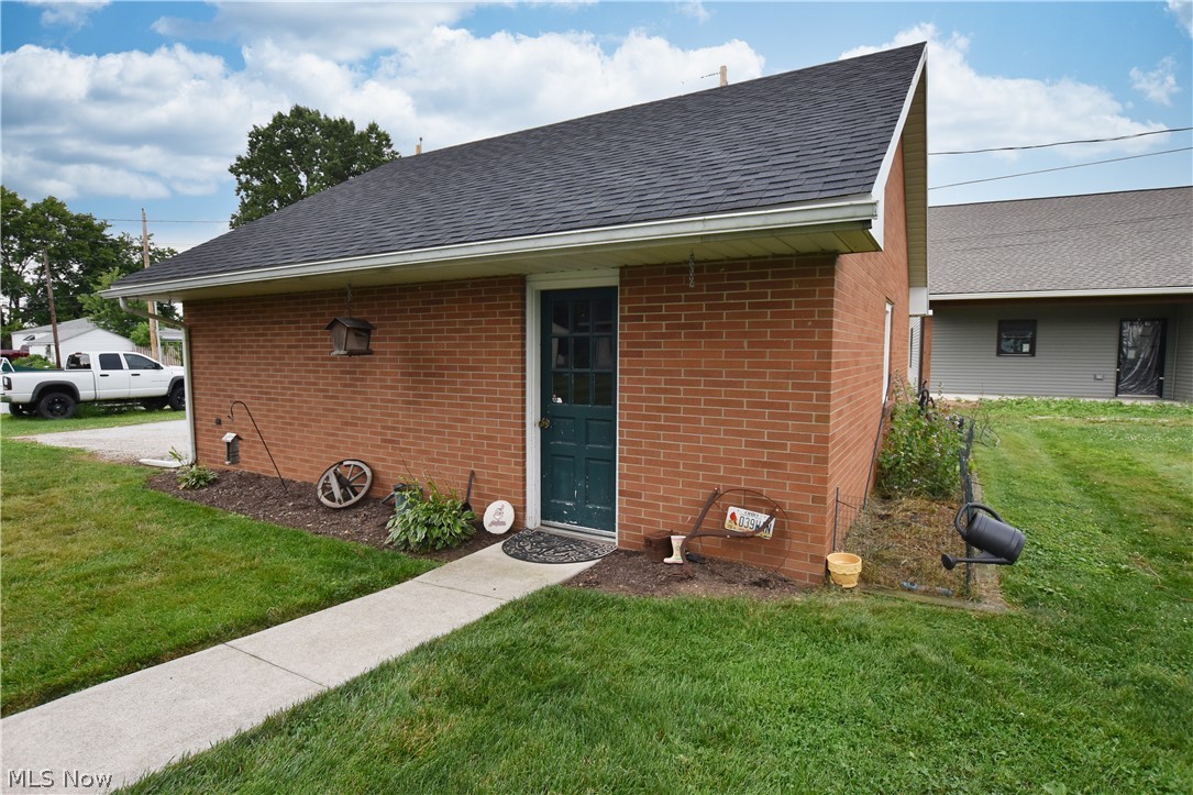 825 4th Street SW New Philadelphia OH 44663