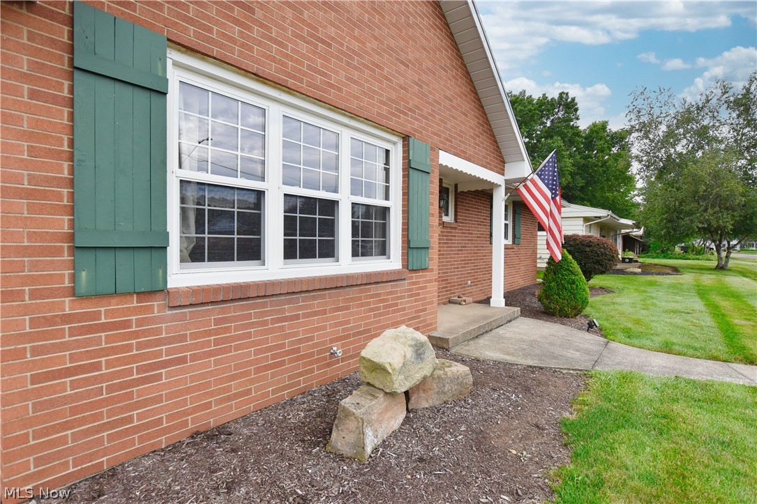 825 4th Street SW New Philadelphia OH 44663