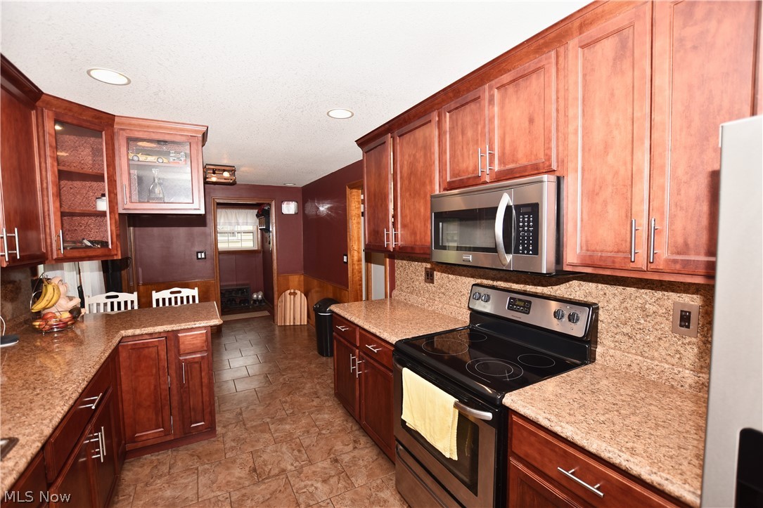 825 4th Street SW New Philadelphia OH 44663