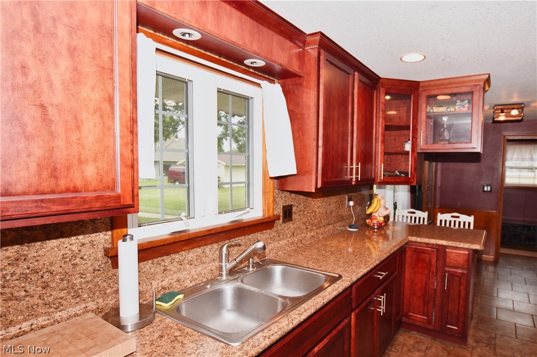 825 4th Street SW New Philadelphia OH 44663