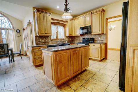 7081 Ruby Court Youngstown OH 44515