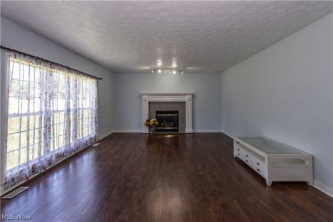1273 Muchney Circle Akron OH 44312