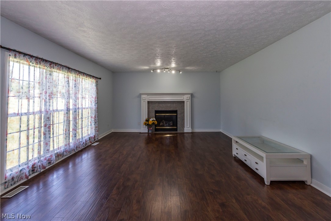 1273 Muchney Circle Akron OH 44312