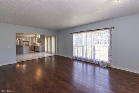 1273 Muchney Circle Akron OH 44312
