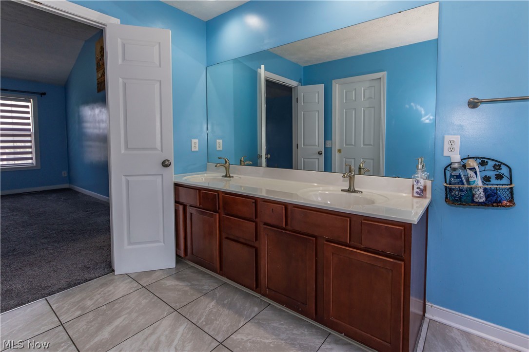 1273 Muchney Circle Akron OH 44312