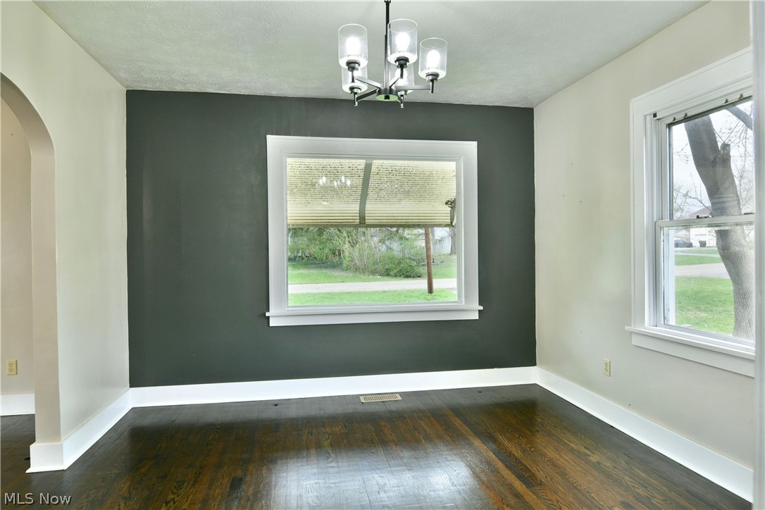 4890 Myrtle Avenue NW Warren OH 44483
