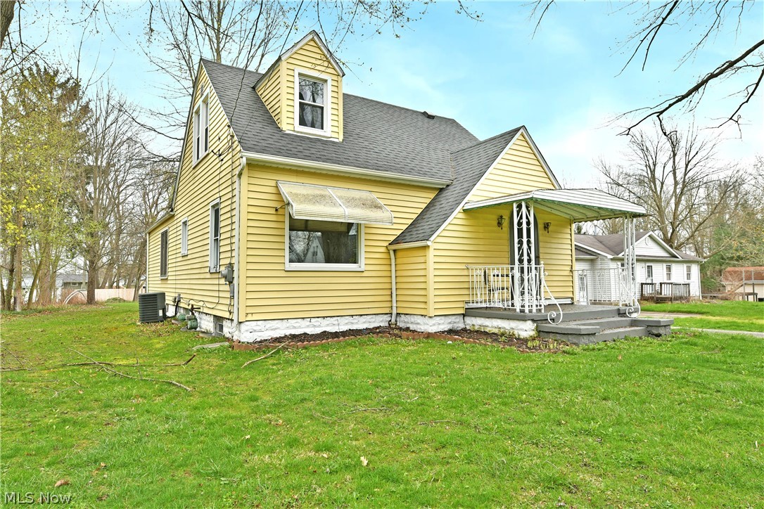 4890 Myrtle Avenue NW Warren OH 44483