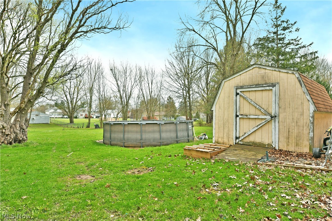 4890 Myrtle Avenue NW Warren OH 44483