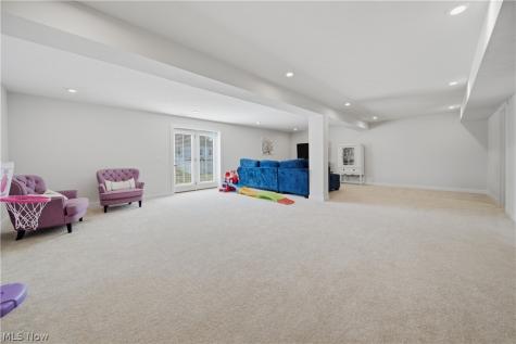 6877 Harrington Court Avenue NE Canton OH 44721