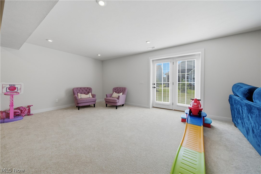 6877 Harrington Court Avenue NE Canton OH 44721