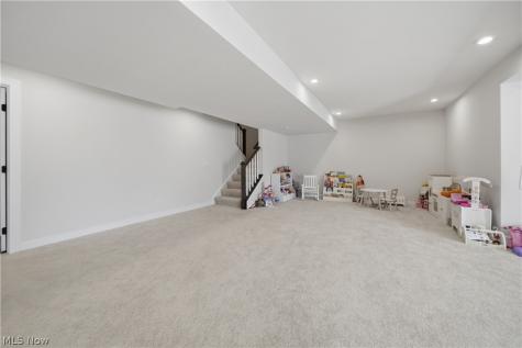 6877 Harrington Court Avenue NE Canton OH 44721