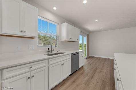 129 Eagle Circle Amherst OH 44001
