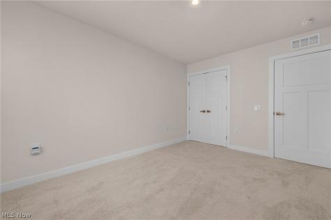 129 Eagle Circle Amherst OH 44001