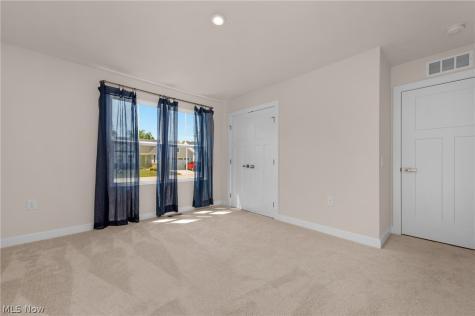 129 Eagle Circle Amherst OH 44001