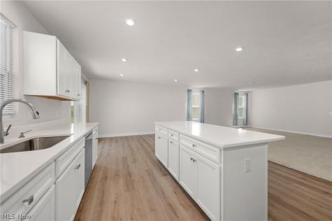 129 Eagle Circle Amherst OH 44001