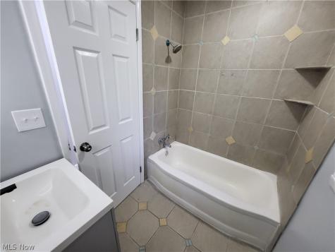13726 Leroy Avenue Cleveland OH 44135