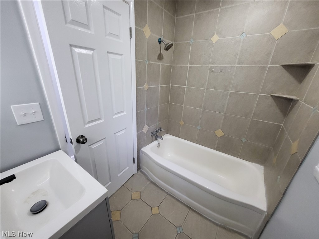 13726 Leroy Avenue Cleveland OH 44135