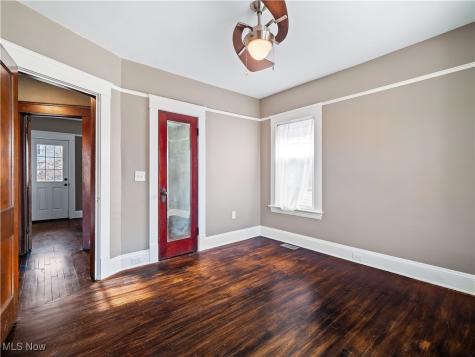 1909 W 74th Street Cleveland OH 44102