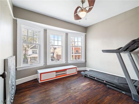 1909 W 74th Street Cleveland OH 44102