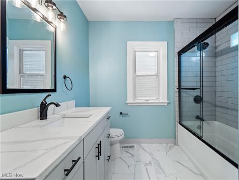 1909 W 74th Street Cleveland OH 44102