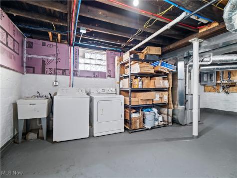 1909 W 74th Street Cleveland OH 44102