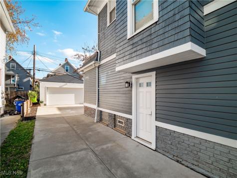 1909 W 74th Street Cleveland OH 44102