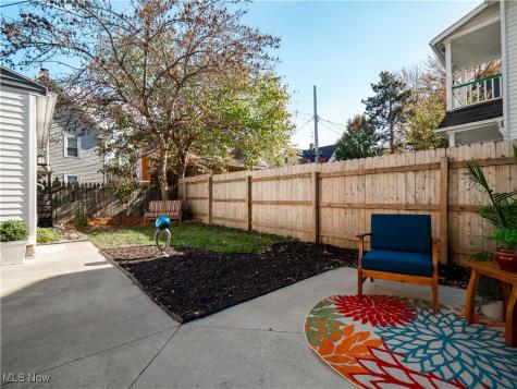 1909 W 74th Street Cleveland OH 44102