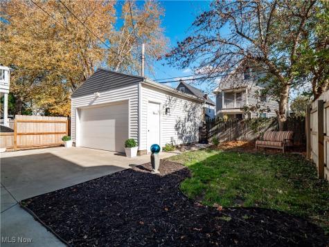 1909 W 74th Street Cleveland OH 44102