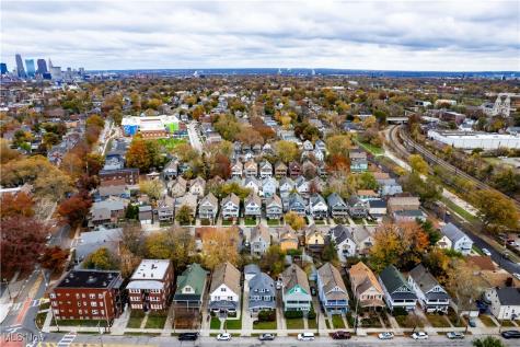 1909 W 74th Street Cleveland OH 44102